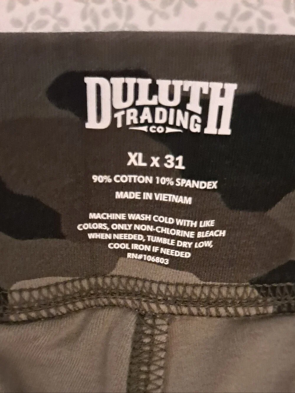 Duluth Camo Flare Leggings in Black & Gray XL X 31